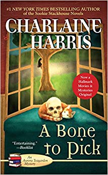 A Bone to Pick (Aurora Teagarden Mysteries - Book 2)