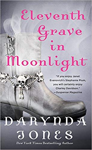 A Novel (Charley Davidson Series) - Eleventh Grave in Moonlight