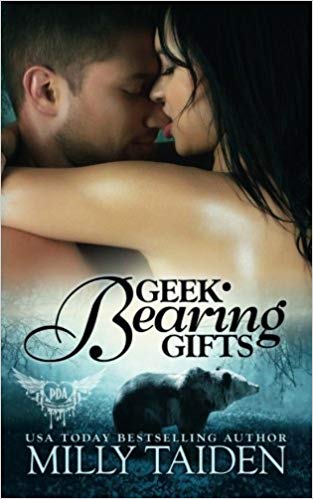 A BBW in search of love + A sexy shifter who secretly loved her = Smokin' Roaring Romance (Paranormal Dating Agency) (Volume 2)